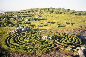 f654x654px-Stone_labyrinths_of_Bolshoi_Zayatsky_Island_5